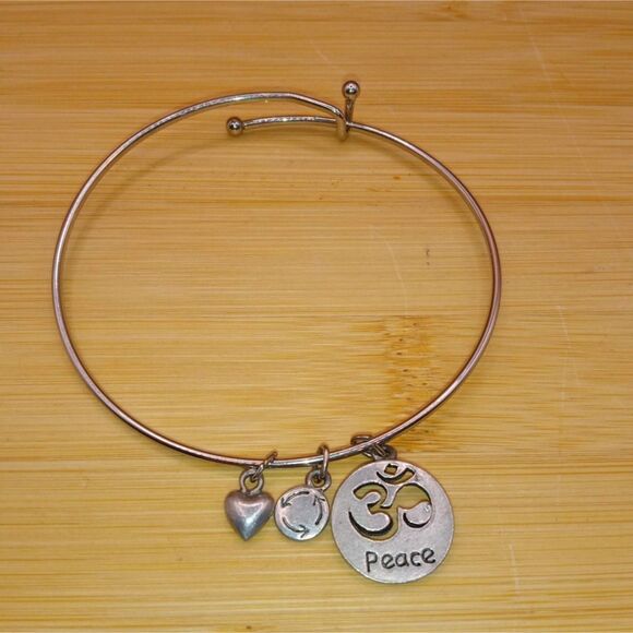 Silvertone Namaste Om Peace, Continuous Circle, Heart Adjustable Charm Bracelet - Picture 1 of 8
